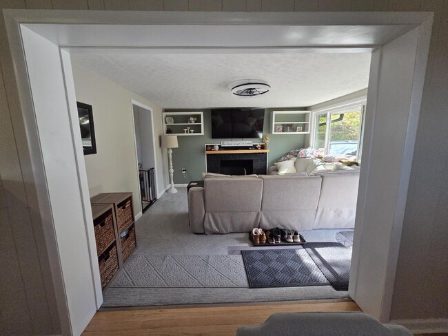 Building Photo - 100 9th Ave