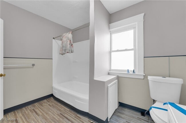 Building Photo - 788 E 156th St