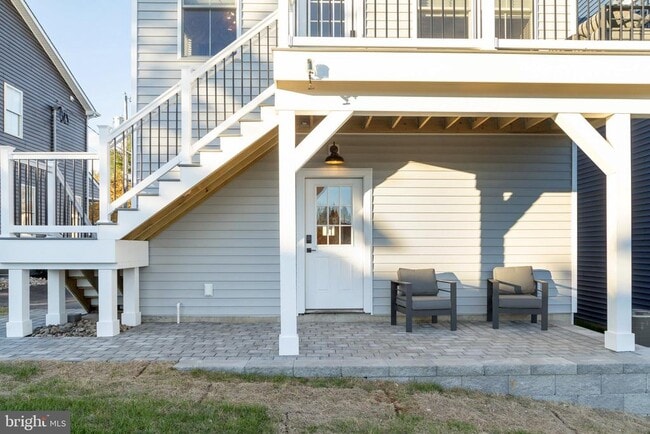 Building Photo - 40 Evergreen Ln