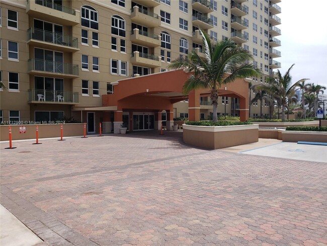 Building Photo - 2080 S Ocean Dr