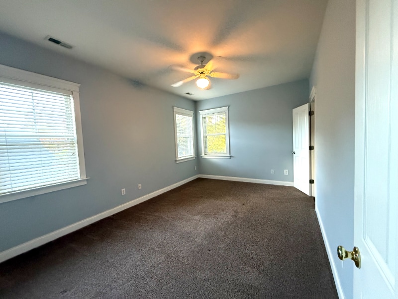 Building Photo - 16211 Kelly Park Cir