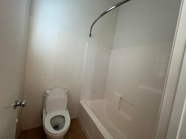 Building Photo - 13633 Overlook Dr