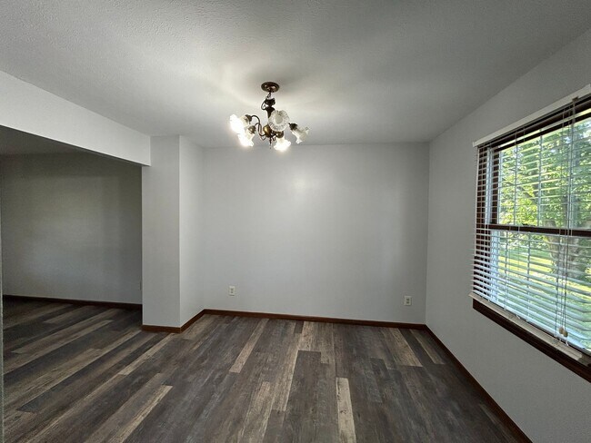 Building Photo - 3 Bedroom Stone Facade Colonial with 2 Car Attached Garage  in Strongsville