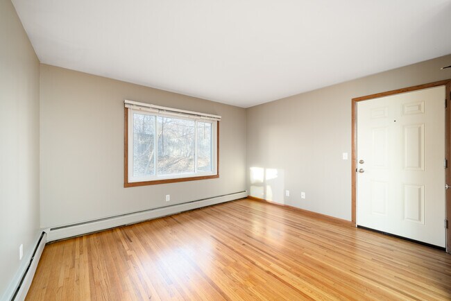 Building Photo - 5617 Pennsylvania Ave N