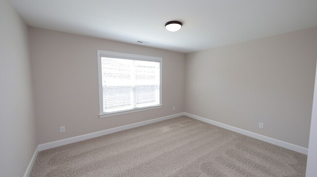 Building Photo - Beautiful Home with Open Floorplan in Desi...
