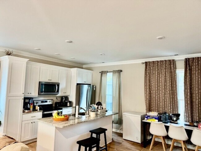 Building Photo - 1568 Independence Blvd