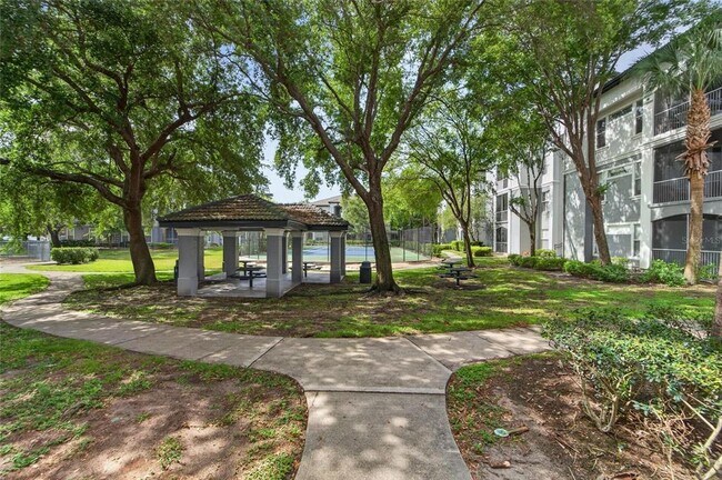 Building Photo - 5611 Legacy Crescent Pl