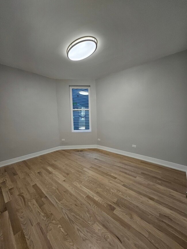 Building Photo - 901 N Francisco Ave