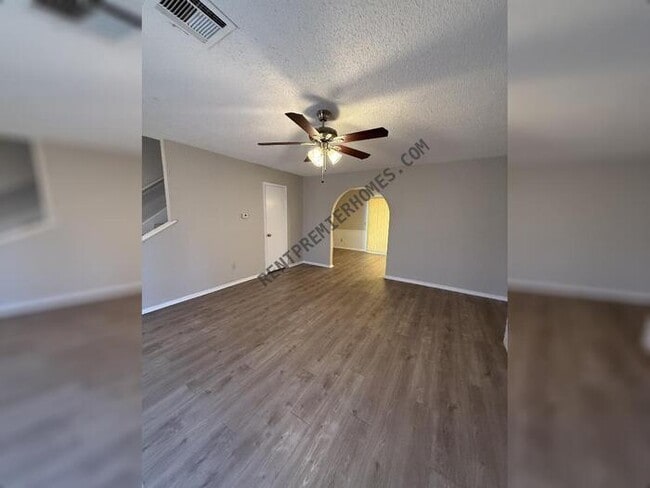 Building Photo - 1064 NW 7th St