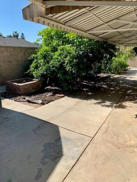 Building Photo - 6078 N Hazel Ave