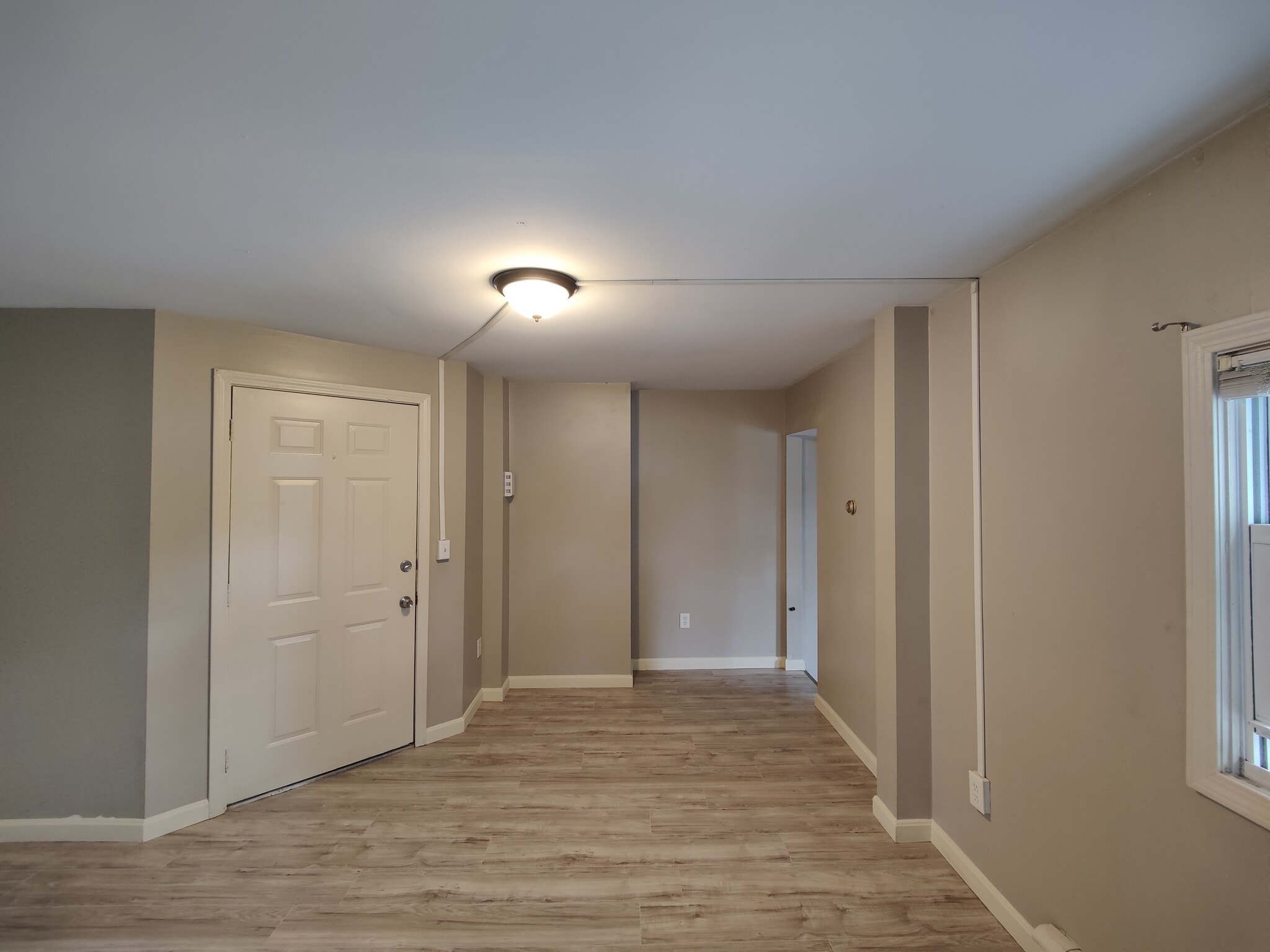 Building Photo - 165 Merrimack St