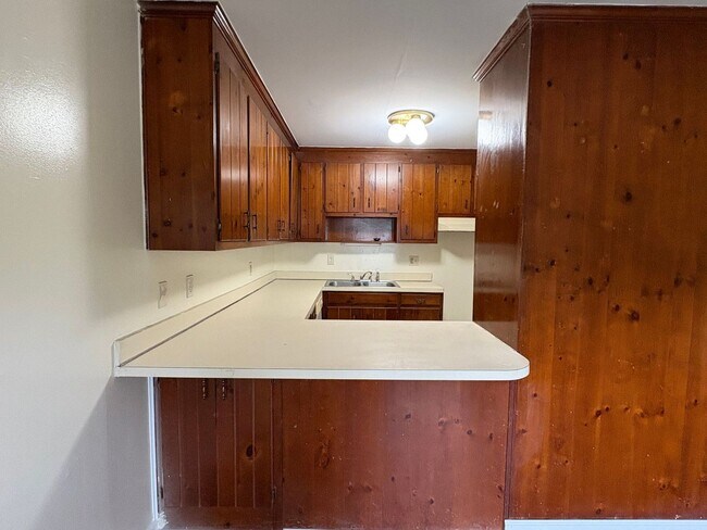 Building Photo - 2518 Cedarwood Dr