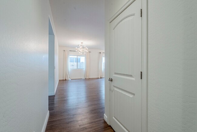 Building Photo - 2744 E Donato Dr