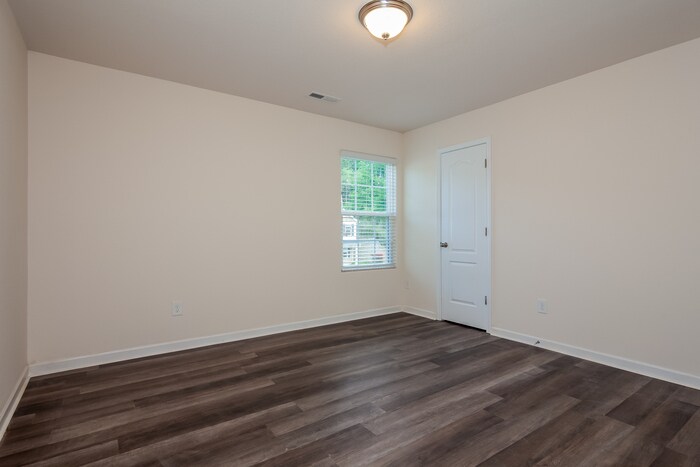 Building Photo - 2804 Yurman Rd