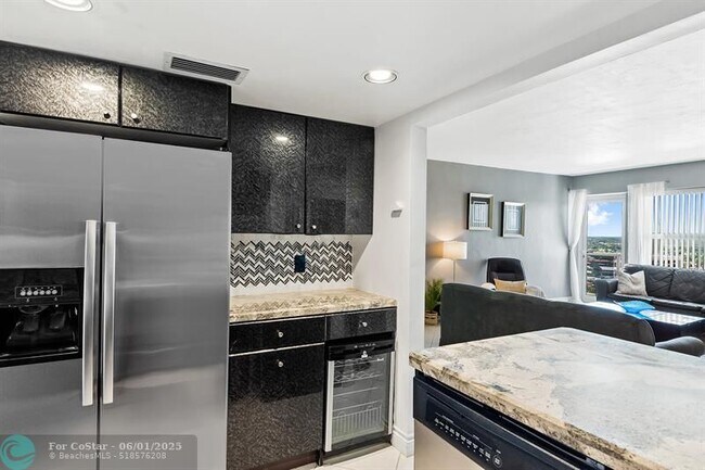 Building Photo - 3700 Galt Ocean Dr