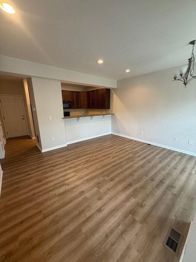 Building Photo - 4924 S Algonquian Way