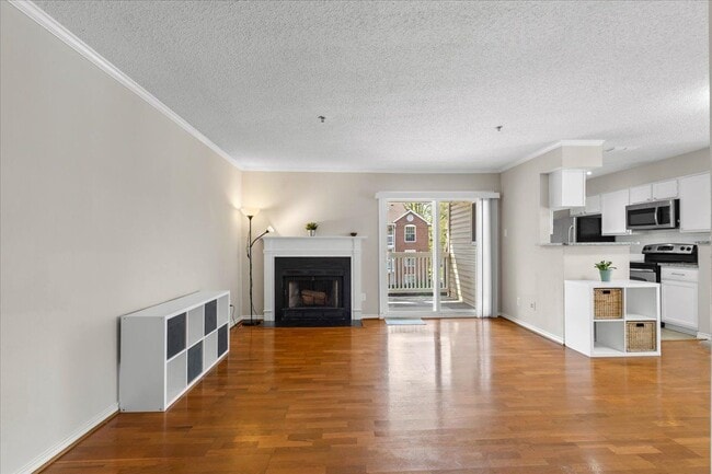 Building Photo - 1524 Lincoln Way