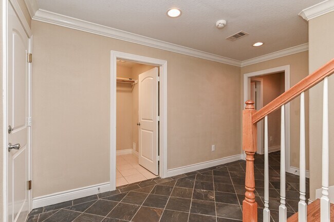 Building Photo - 2905 Leeland St