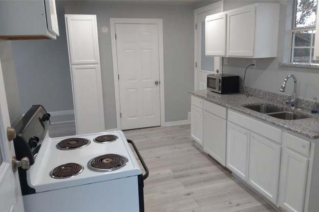 Building Photo - 7366 Meadowbrook Dr