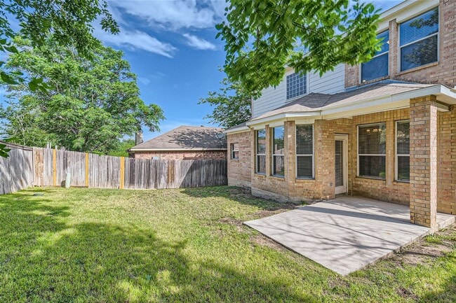 Building Photo - All landscaping included!