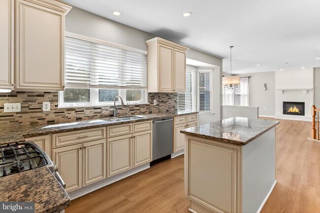 Building Photo - 2410 Dakota Lakes Dr