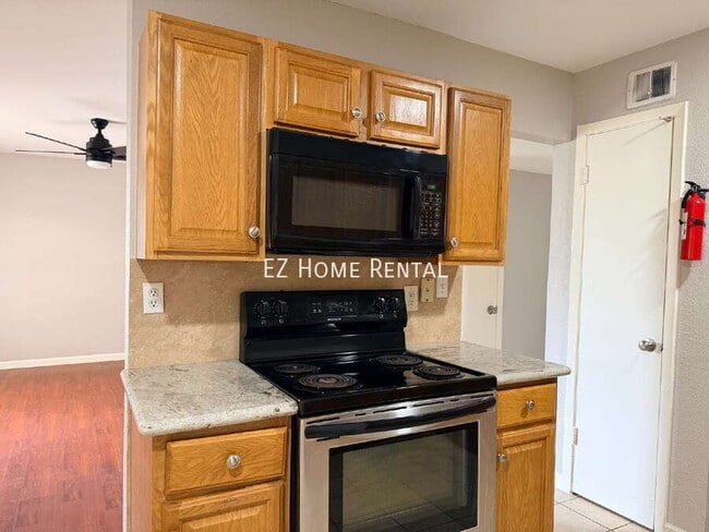 Building Photo - 2102 5th Ave N