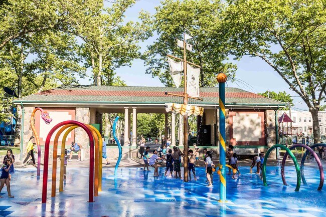 Building Photo - 202 Bowers St