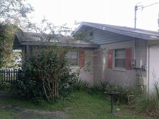 Building Photo - 737 Lake Martha Dr NE