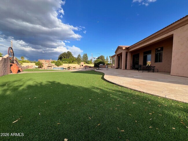 Building Photo - 3550 E June Cir