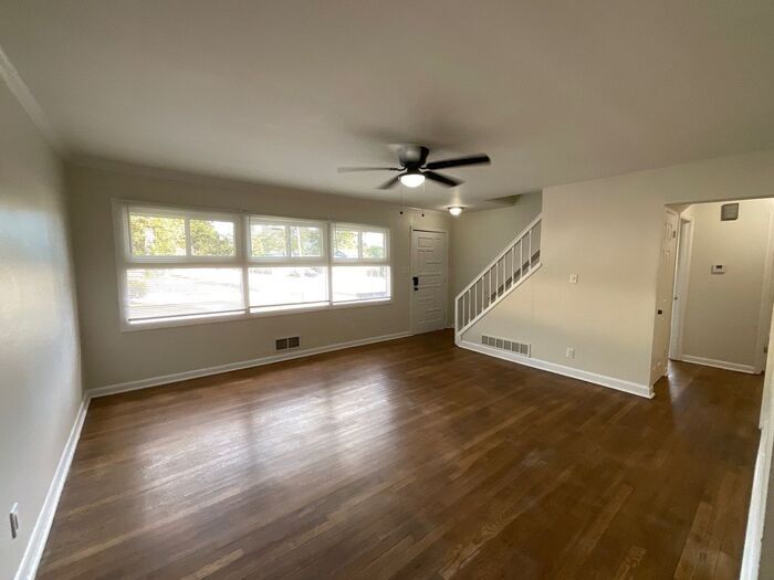 Building Photo - 3011 Horse Shoe Dr