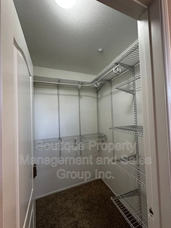 Building Photo - 1455 E Holcomb Pl