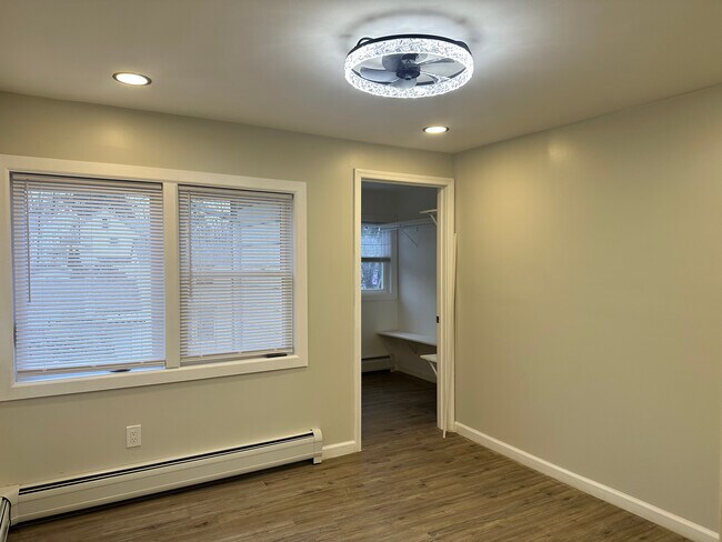 Building Photo - 5 Ashford St