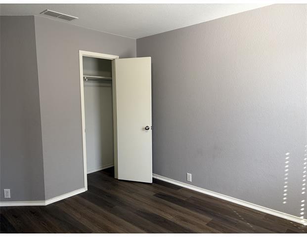 Building Photo - 9011 King Ranch Dr