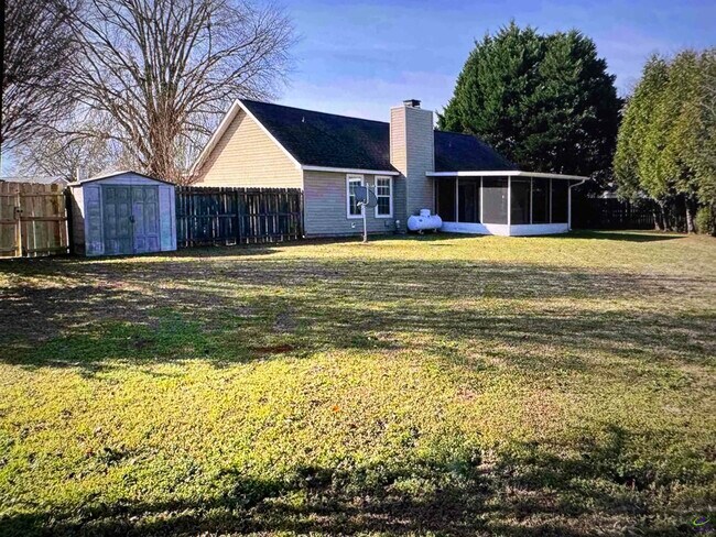 Building Photo - 103 Prowler Pl