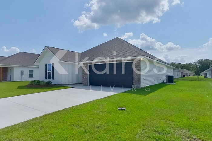 Building Photo - 13778 Pinyon Dr