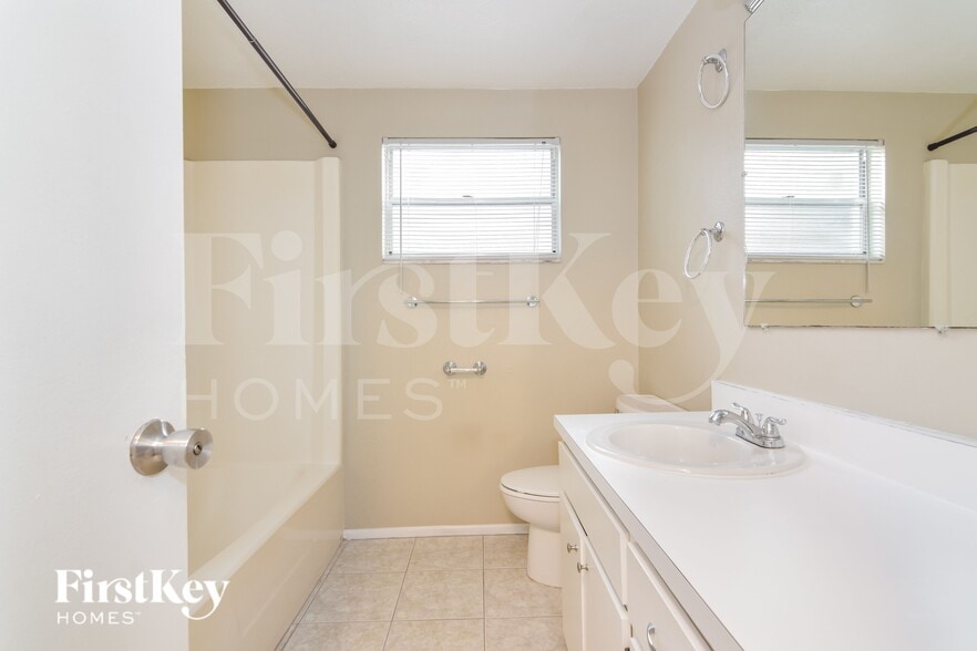 Building Photo - 6708 Timberlane W Dr