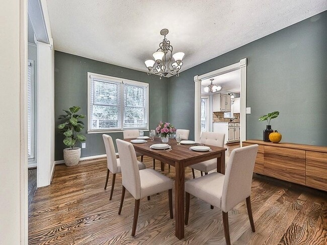 Building Photo - 63 Geraldine Dr SE