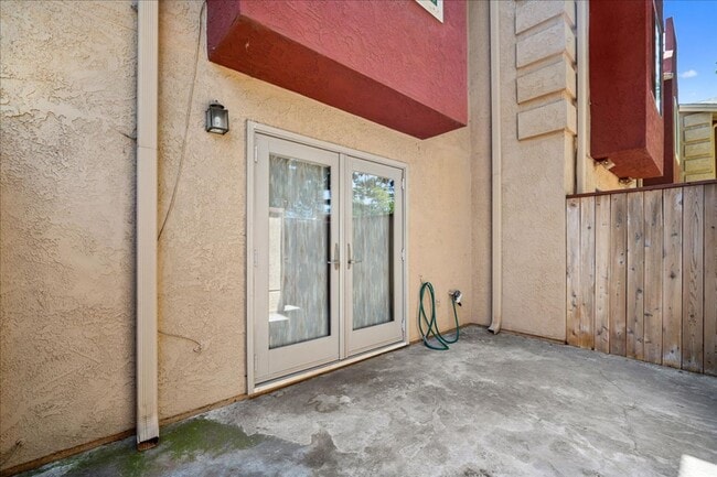 Building Photo - 966 Q St