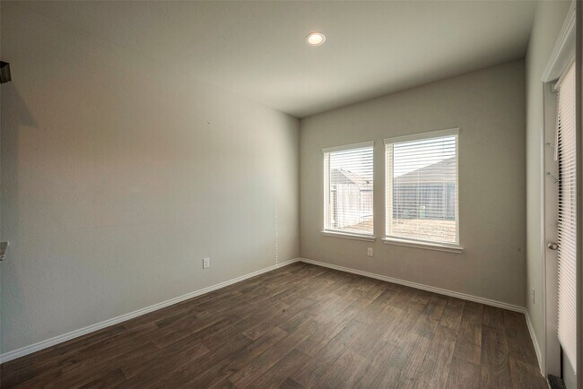 Building Photo - 2318 Georgina Falls Dr