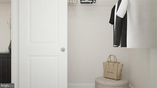 Building Photo - 39 E Front St