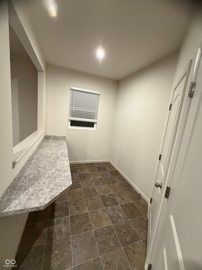 Building Photo - 15545 Westmoor Ave