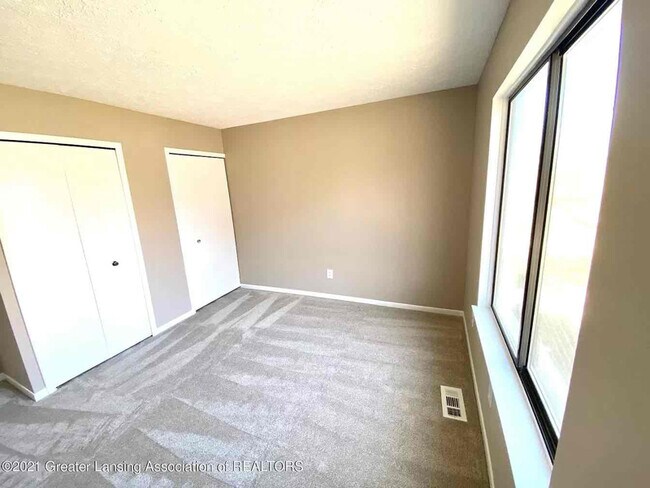 Building Photo - 2052 Blue Lac Dr