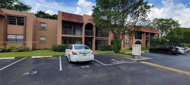 Building Photo - 8632 NW 34th Pl
