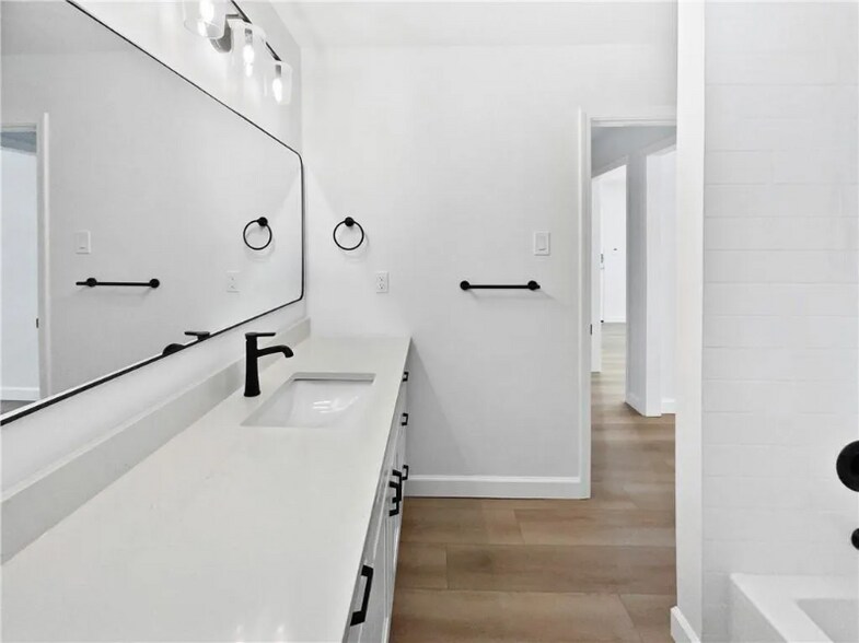 Building Photo - 2685 Rainbow Ridge Rd