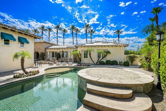 Building Photo - 56985 Village Dr