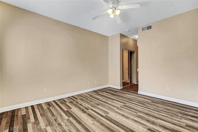 Building Photo - 5650 E Sahara Ave