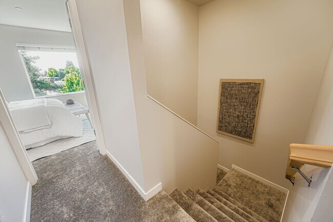 Building Photo - 1807 SW 96th Ln