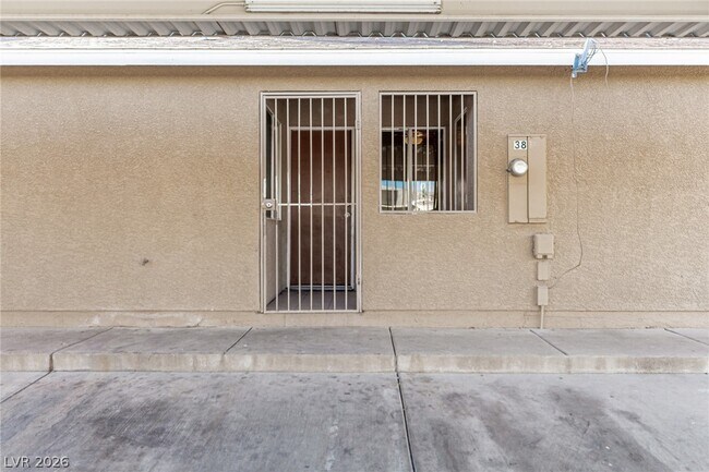 Building Photo - 3873 Soda Springs Dr