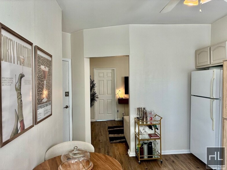 Building Photo - Gorgeous 1.5 bedroom in Maspeth