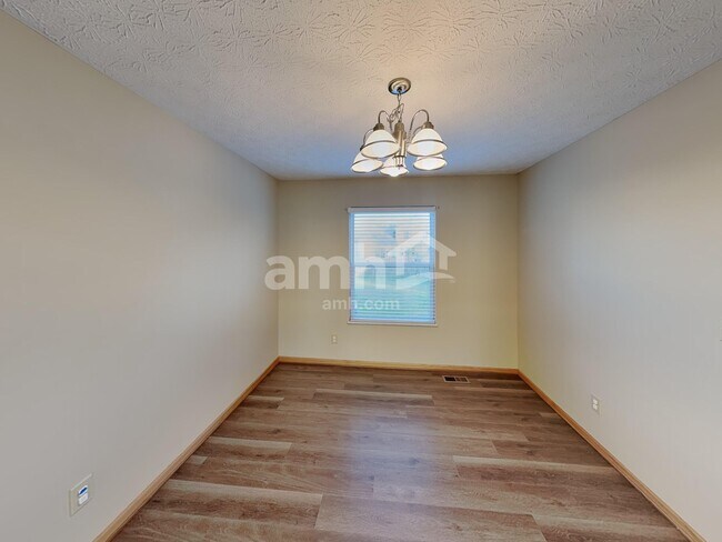 Building Photo - 35 Wrens Nest Ct